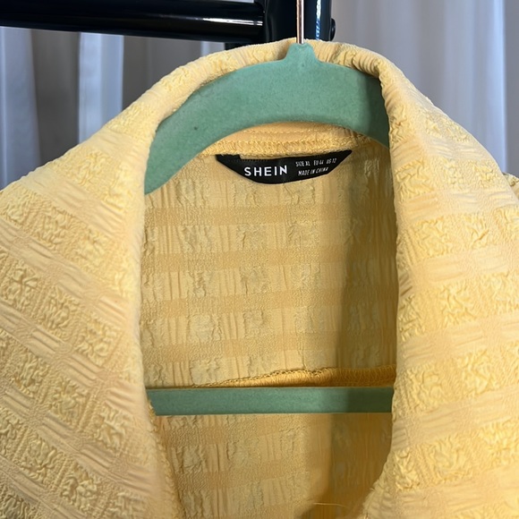 Yellow Jacket - Picture 2 of 3